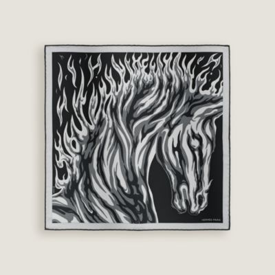 エルメス　スカーフ　ポケットチーフ　蜂　ハチ　ビー　白　aq10999 エルメス スカーフ ポケットチーフ 蜂 ハチ ビー 白 aq10999 - メルカリ